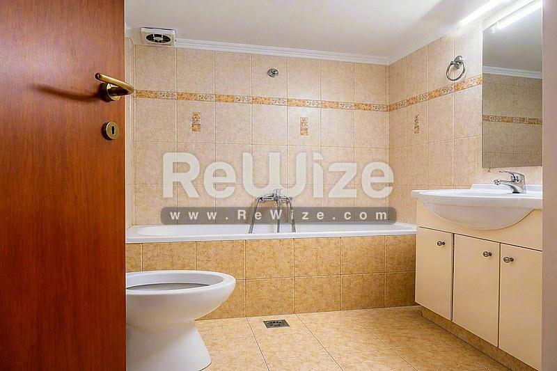 Apartment 72 m² in Kalamaria, bathroom
