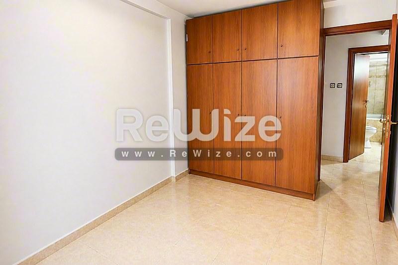 Apartment 72 m² in Kalamaria, hallway