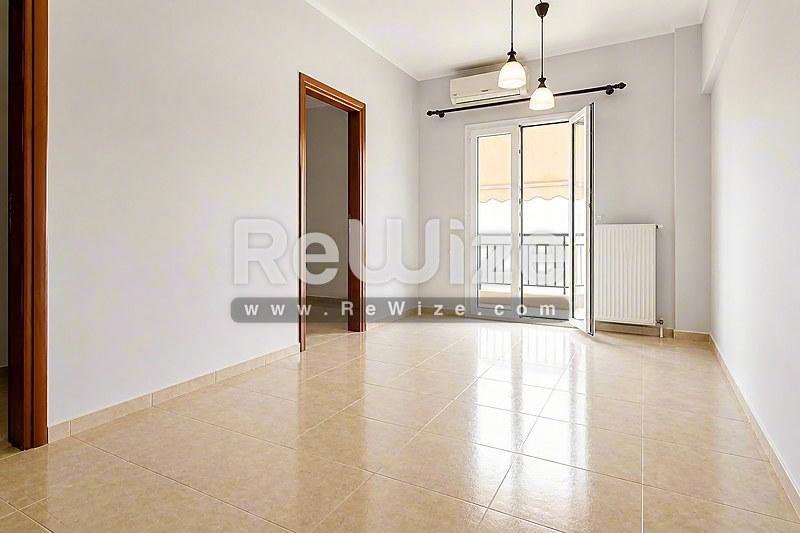 Apartment 72 m² in Kalamaria, living room