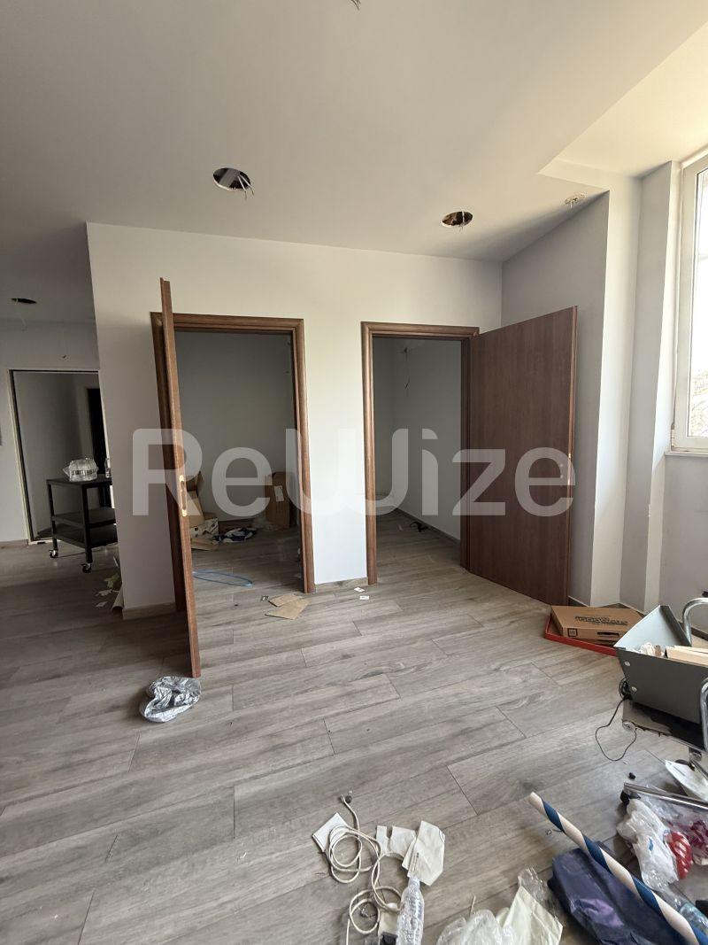 Photo 23,Διάδρομος,ΕΝΟΙΚΊΑΣΗ,Επαγγελματικό,Γραφείο,300τ.μ,€3,000,Κεραμικός