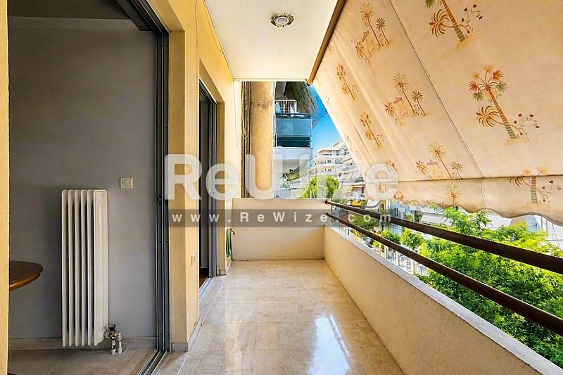 Apartment 78 m² in Piraeus, balcony