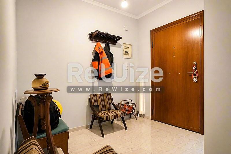Apartment 78 m² in Piraeus, hallway
