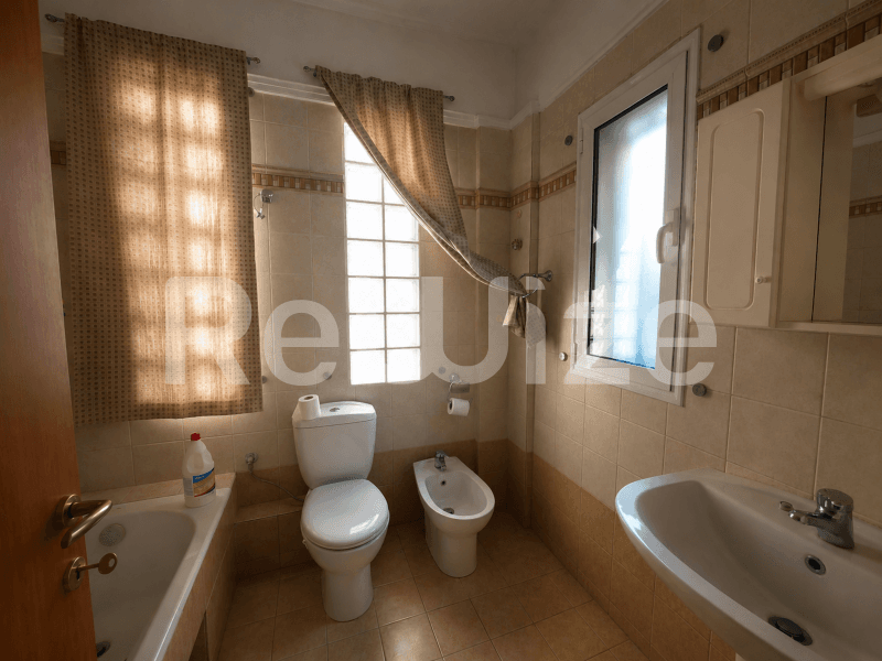 Photo 11,Μπάνιο,ΠΏΛΗΣΗ,Κατοικία,Μεζονέτα,250τ.μ,€255,000,Τρίλοφος