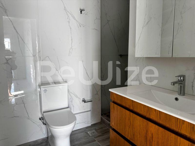 Photo 9,Bathroom,SALE,Residency,Apartment,52sqm,€185,000,Ypoloipo Kentrou Thessalonikis