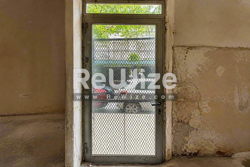 Κατάστημα 300 τ.μ. στη Θεσσαλονίκη, είσοδος