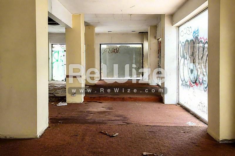 Κατάστημα 300 τ.μ. στη Θεσσαλονίκη, αποθήκη