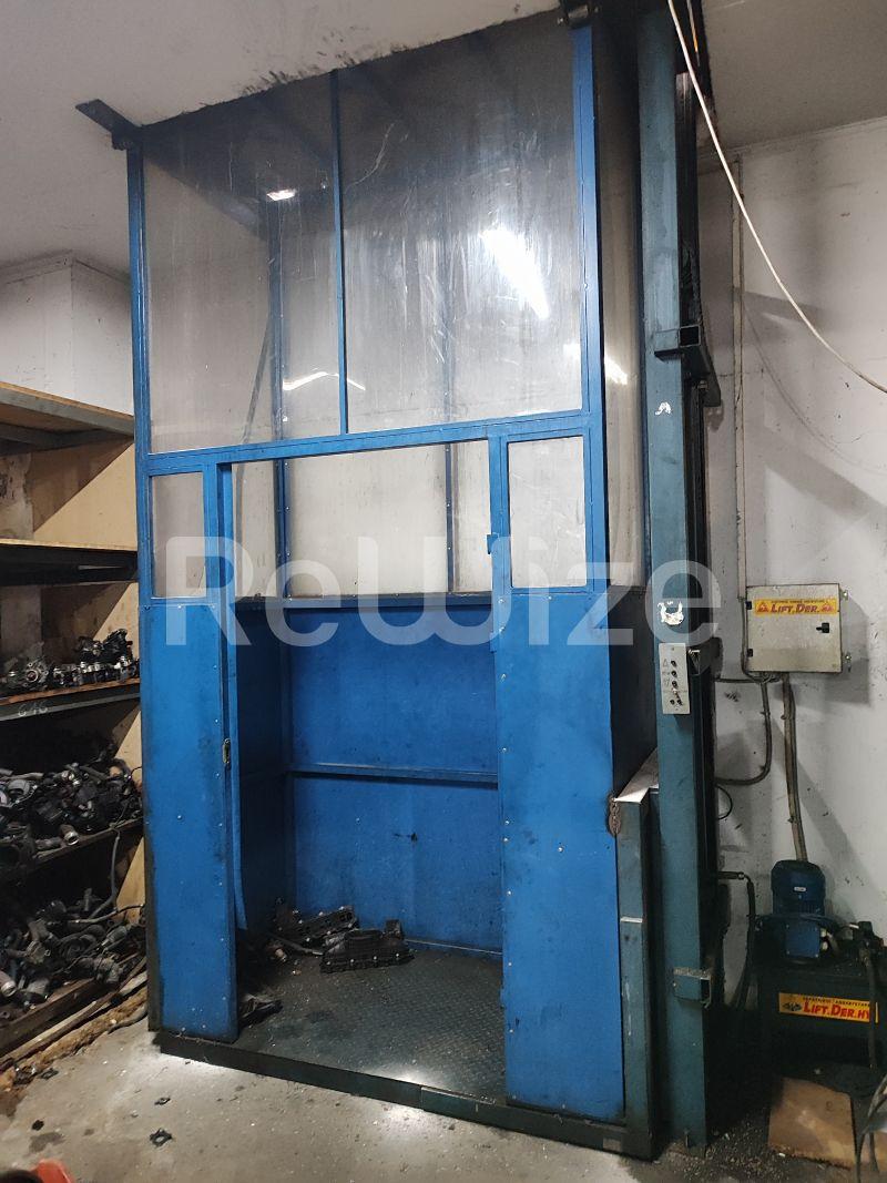 Photo 17,Staircase,RENT,Professional,Storage,1200sqm,€1,500,Diavata