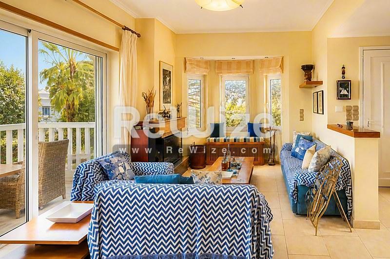 Detached house 230 m² in Chalkida, balcony