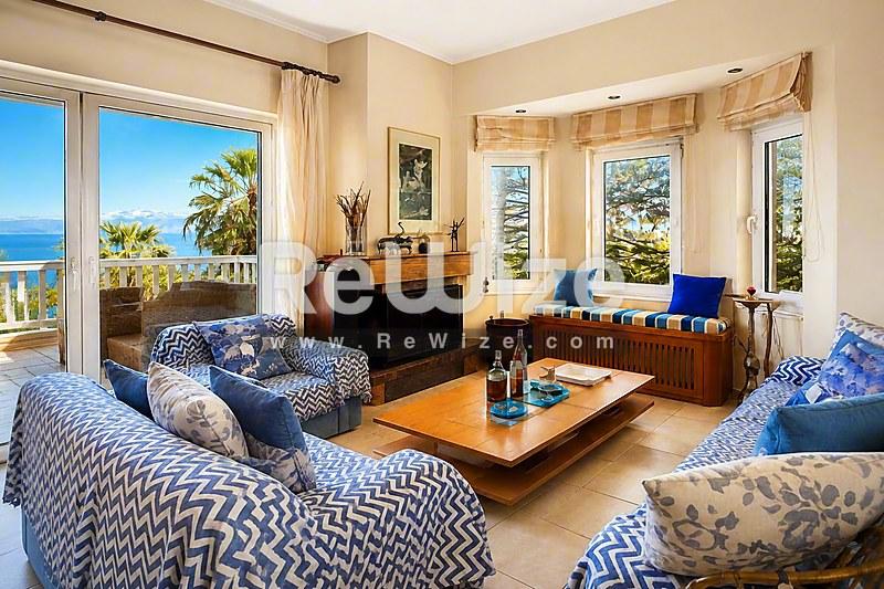 Detached house 230 m² in Chalkida, living room
