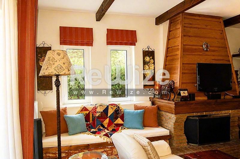 Detached house 230 m² in Chalkida, living room