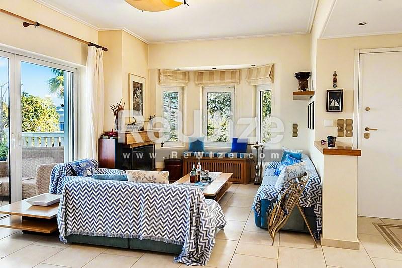 Detached house 230 m² in Chalkida, living room