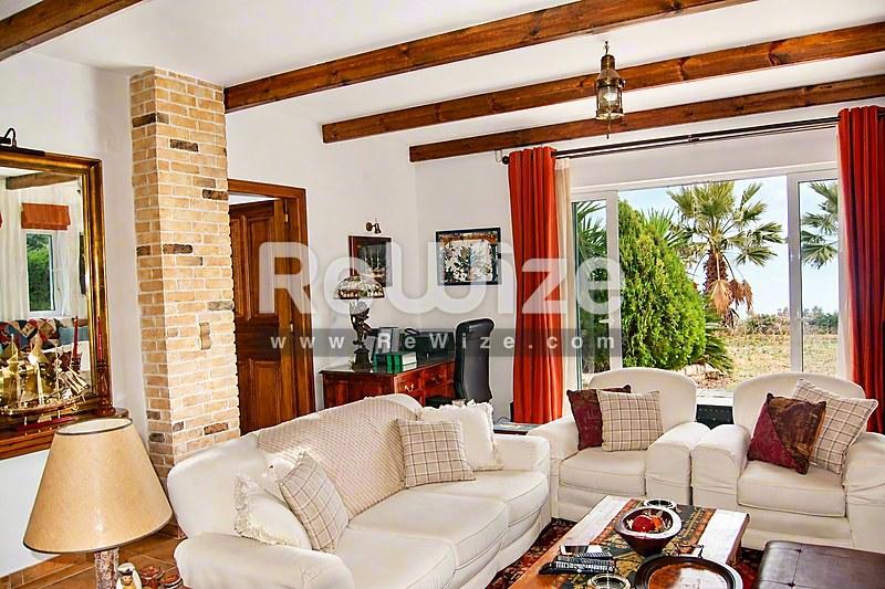 Detached house 230 m² in Chalkida, living room