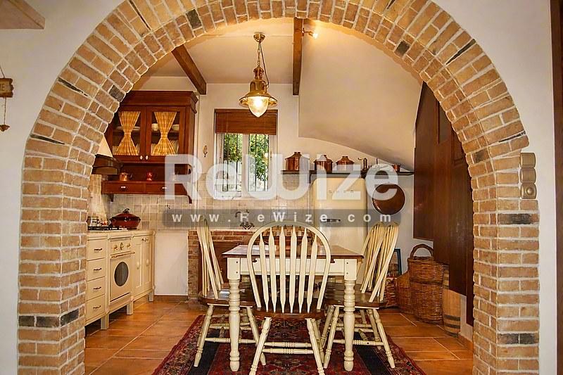 Detached house 230 m² in Chalkida, open-plan living area