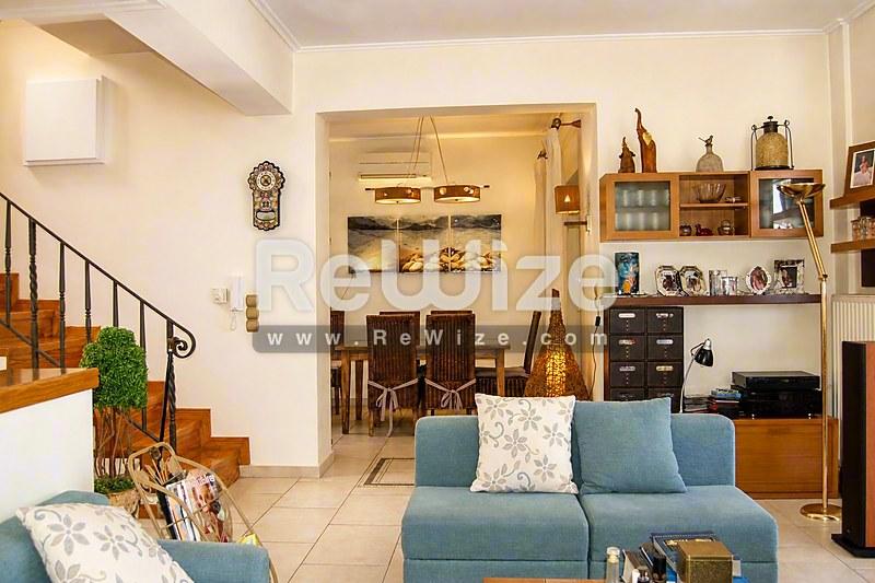 Detached house 230 m² in Chalkida, open-plan living area