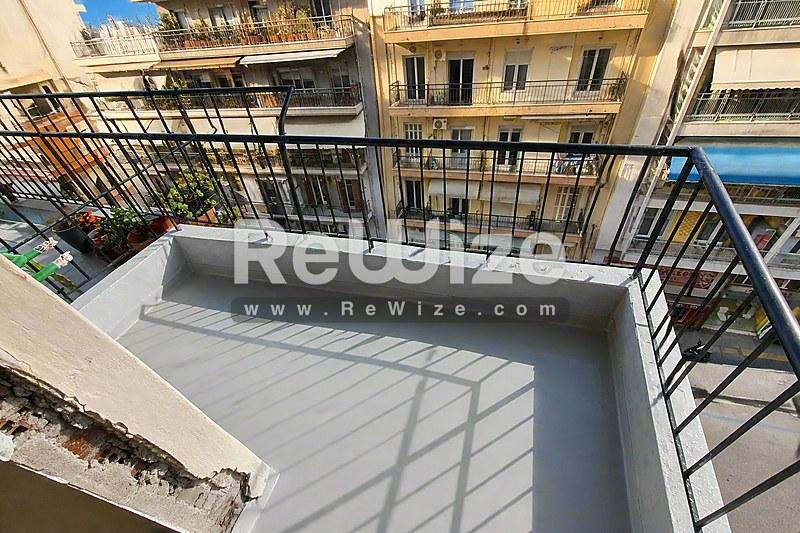 Studio 30 m² in Thessaloniki, balcony