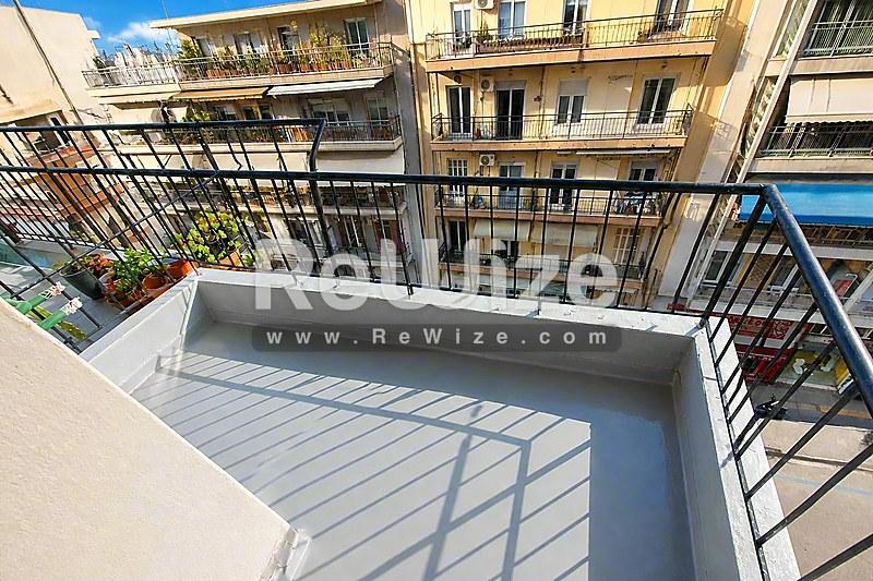 Studio 30 m² in Thessaloniki, balcony