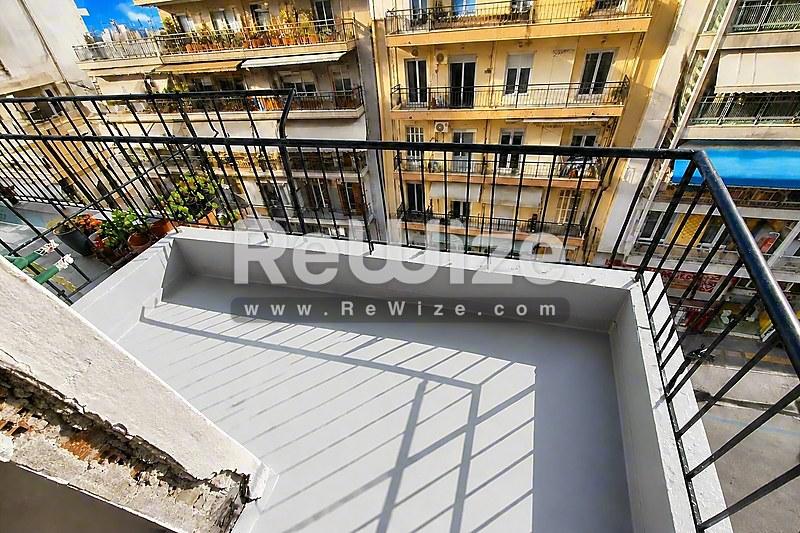 Studio 30 m² in Thessaloniki, balcony