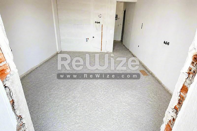 Studio 30 m² in Thessaloniki, storage room