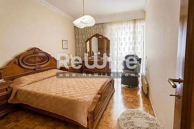 Apartment 100 m² in Kalamaria, bedroom