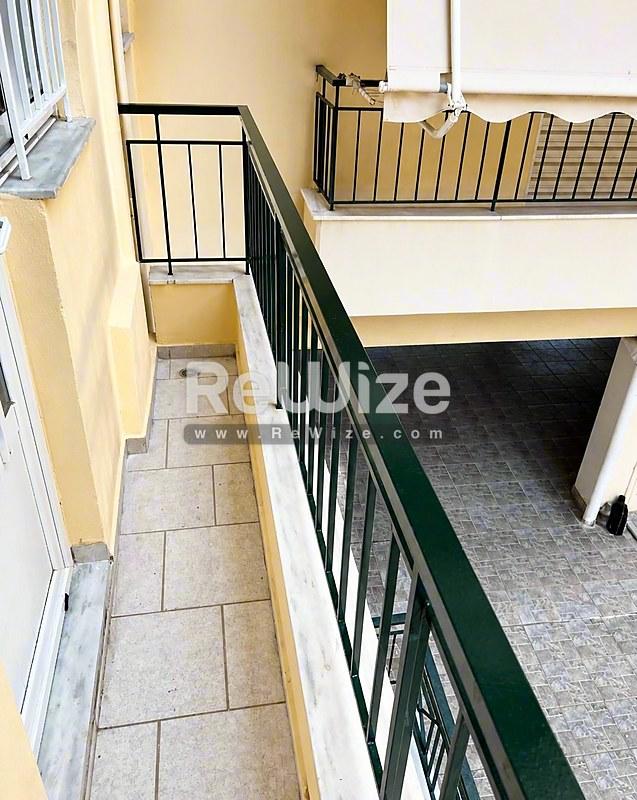 Apartment 82 m² in Keratsini-Drapetsona, balcony