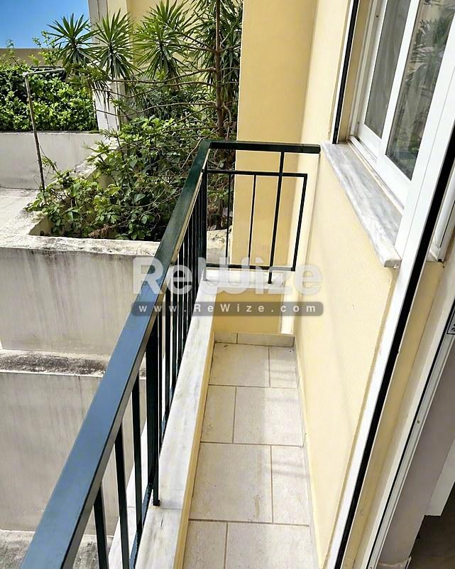 Apartment 82 m² in Keratsini-Drapetsona, balcony
