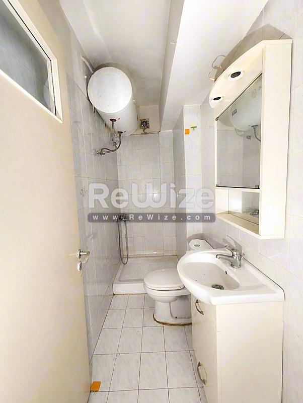 Apartment 72 m² in Nikaia-Agios Ioannis Rentis, bathroom
