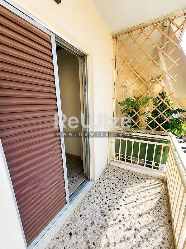 Apartment 56 m² in Keratsini-Drapetsona, balcony