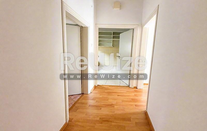 Apartment 53 m² in Athens, hallway