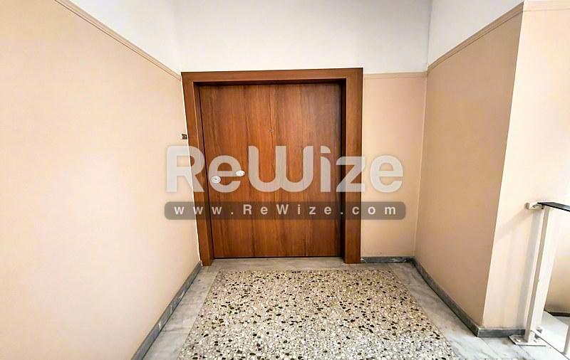 Apartment 53 m² in Athens, hallway
