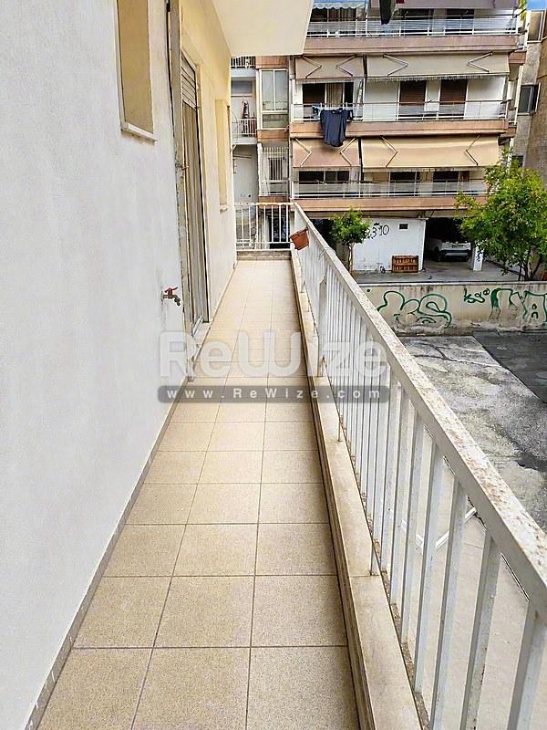 Building 321 m² in Thessaloniki, balcony