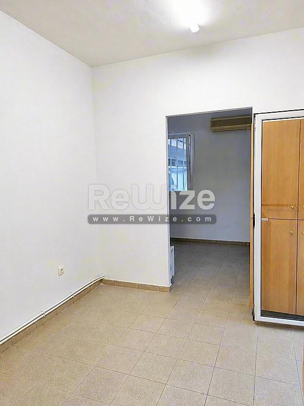 Building 321 m² in Thessaloniki, bedroom