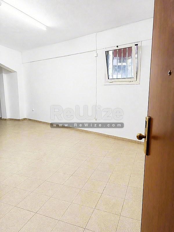 Building 321 m² in Thessaloniki, living room
