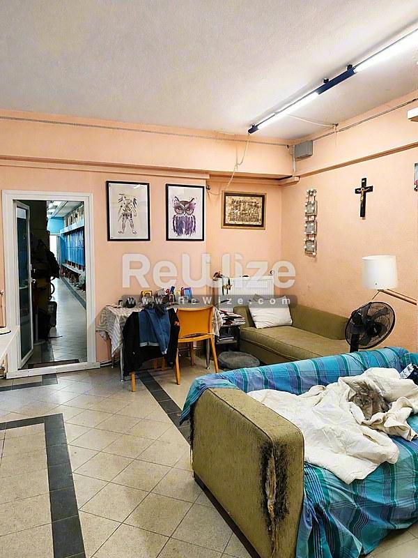 Building 321 m² in Thessaloniki, living room