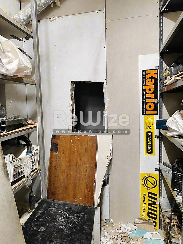 Building 321 m² in Thessaloniki, storage room