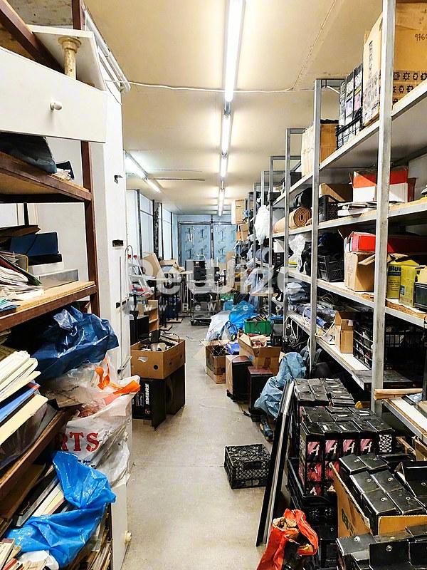 Building 321 m² in Thessaloniki, storage room