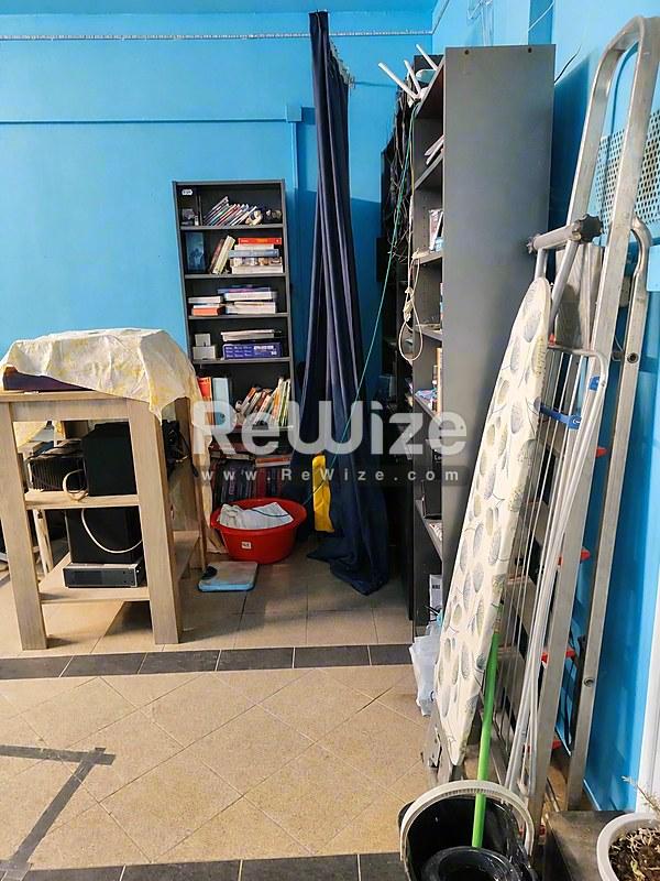 Building 321 m² in Thessaloniki, storage room