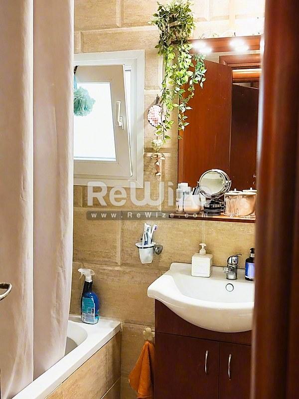 Apartment 127 m² in Kalamaria, bathroom