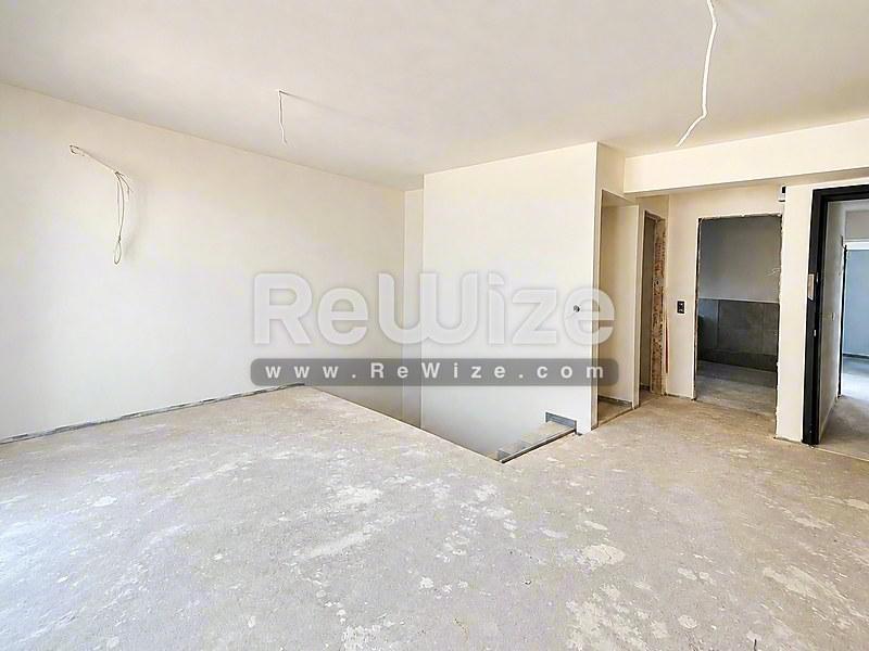 Maisonette 130 m² in Pylaia-Chortiatis, open-plan living area