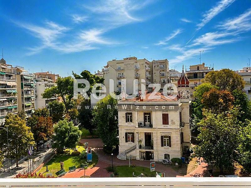 Apartment 40 m² in Thessaloniki, facade