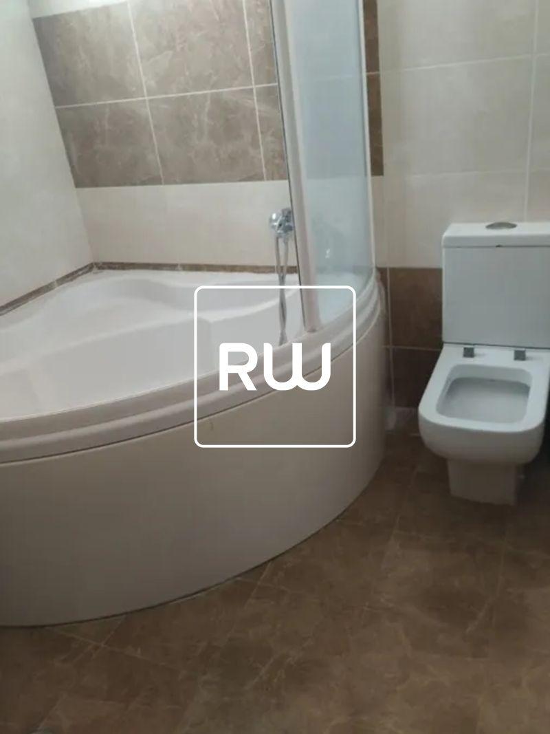 Photo 13,Bathroom,SALE,Professional,Building,348sqm,€250,000,Notia Kerkyra