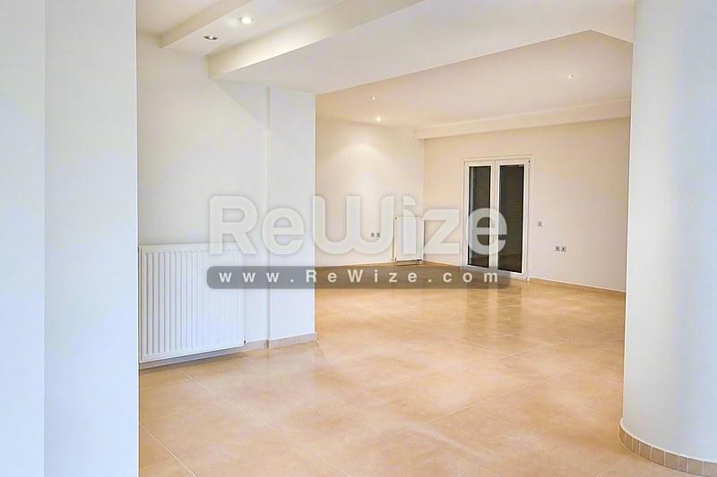 Building 348 m² in South Corfu, living room