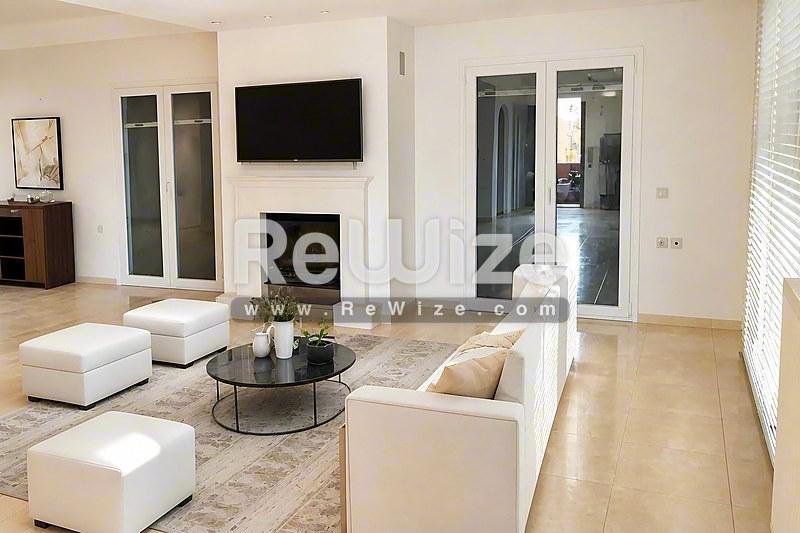 Building 348 m² in South Corfu, living room