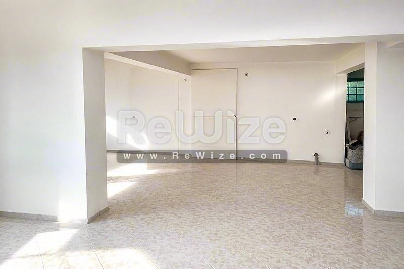 Building 348 m² in South Corfu, open-plan living area