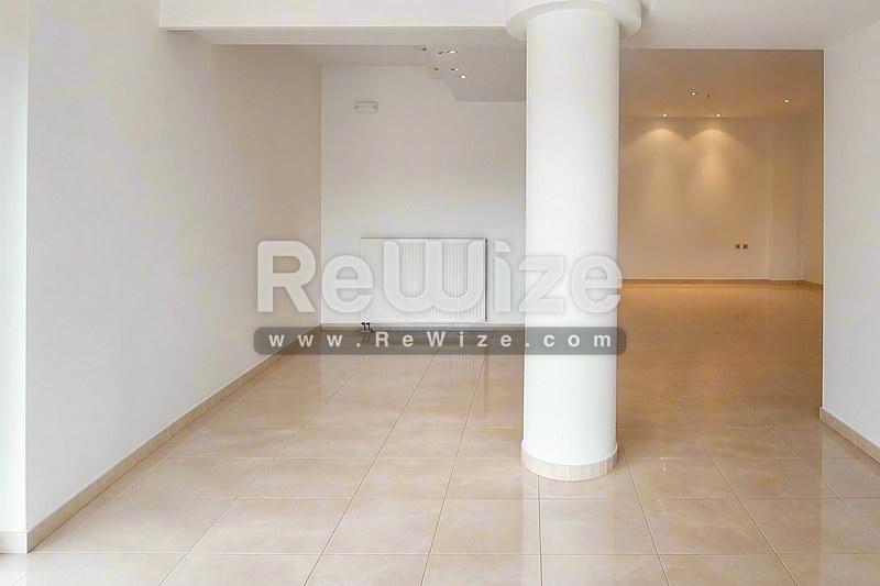 Building 348 m² in South Corfu, open-plan living area