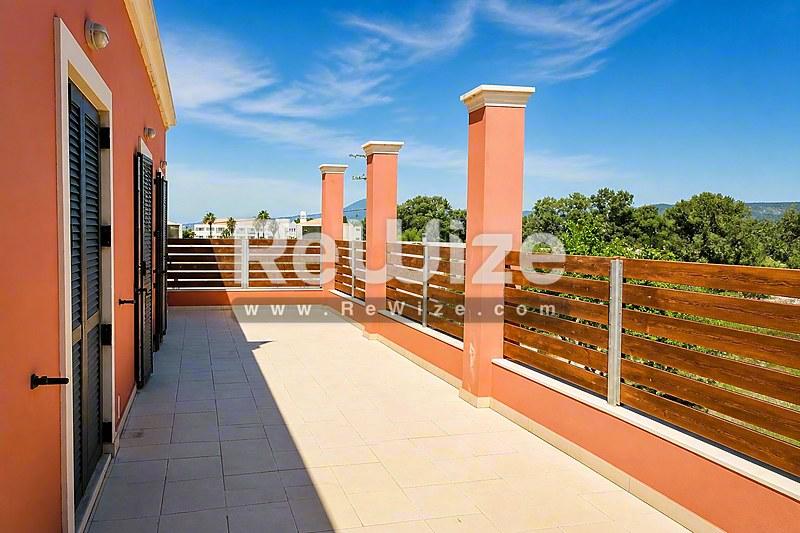Building 348 m² in South Corfu, terrace