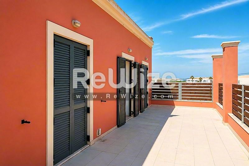 Building 348 m² in South Corfu, terrace