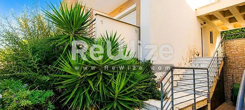 Maisonette 168 m² in Thermi, entrance