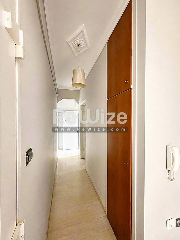 Apartment 80 m² in Kalamaria, hallway