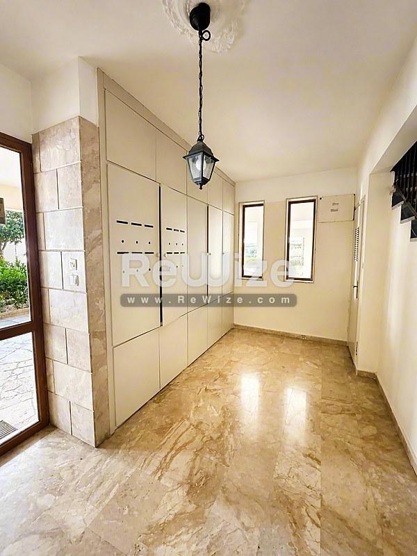 Apartment 80 m² in Kalamaria, hallway