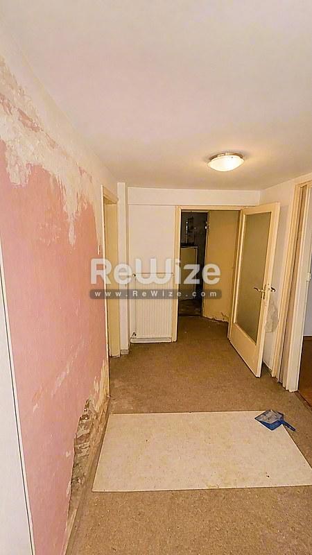 Apartment 95 m² in Thessaloniki, hallway
